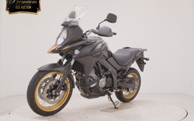 SUZUKI Vｽﾄﾛｰﾑ650XTA 2026 C733M