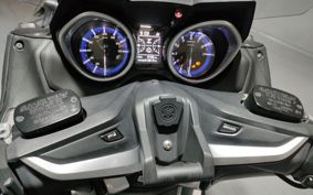 YAMAHA T-MAX 530 DX SJ15J
