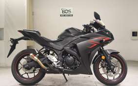 YAMAHA YZF-R25 2011 RG10J