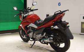 SUZUKI GSR250