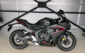 HONDA CBR650R E-Clutch 2025 RH17