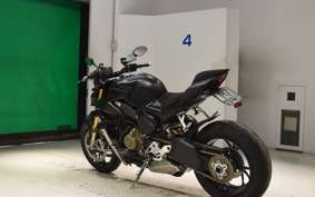 DUCATI STREETFIGHTER V4 S 2021