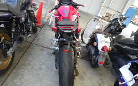 HONDA CBR650R E-Clutch 2025 RH17