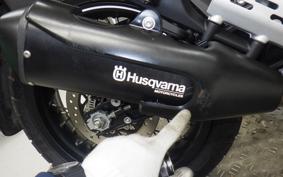 HUSQVARNA SVARTPILEN 401 2021