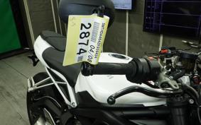TRIUMPH STREET TRIPLE RS 2019