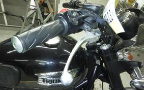 TRIUMPH BONNEVILLE T100 2012