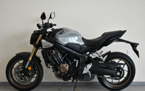 HONDA CB650R E-Clutch 2024 RH17