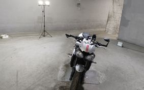 TRIUMPH STREET TRIPLE R 2019 HDA434