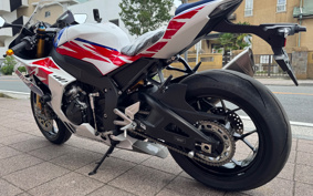 HONDA CBR1000RR-R FB SP 2023 SC82