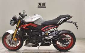TRIUMPH STREET TRIPLE RX 2026