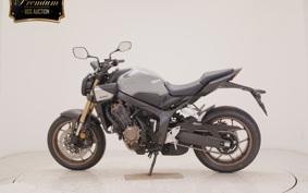 HONDA CB650R E-Clutch 2026 RH17