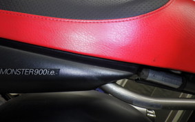DUCATI MONSTER 900 IE 2002