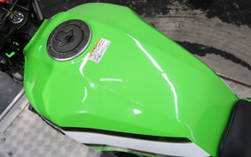 KAWASAKI ZRX400 ZR400E