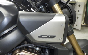 HONDA CB650R E-Clutch 2025 RH17