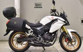 HONDA CBF190X 2025