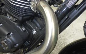 TRIUMPH BONNEVILLE T100 2021