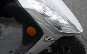 SUZUKI GSR125