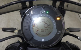 HUSQVARNA SVARTPILEN 401 2023