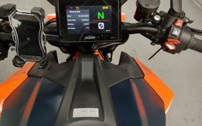 KTM 1290 SUPER  DUKE R V3940