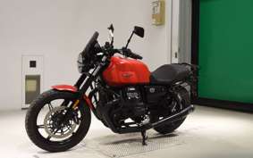 MOTO GUZZI V7ストーン 2023