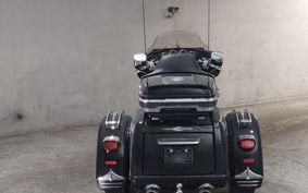HARLEY FLHTCUTG1750 TRIKE MAD