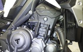 TRIUMPH STREET TRIPLE S 2020
