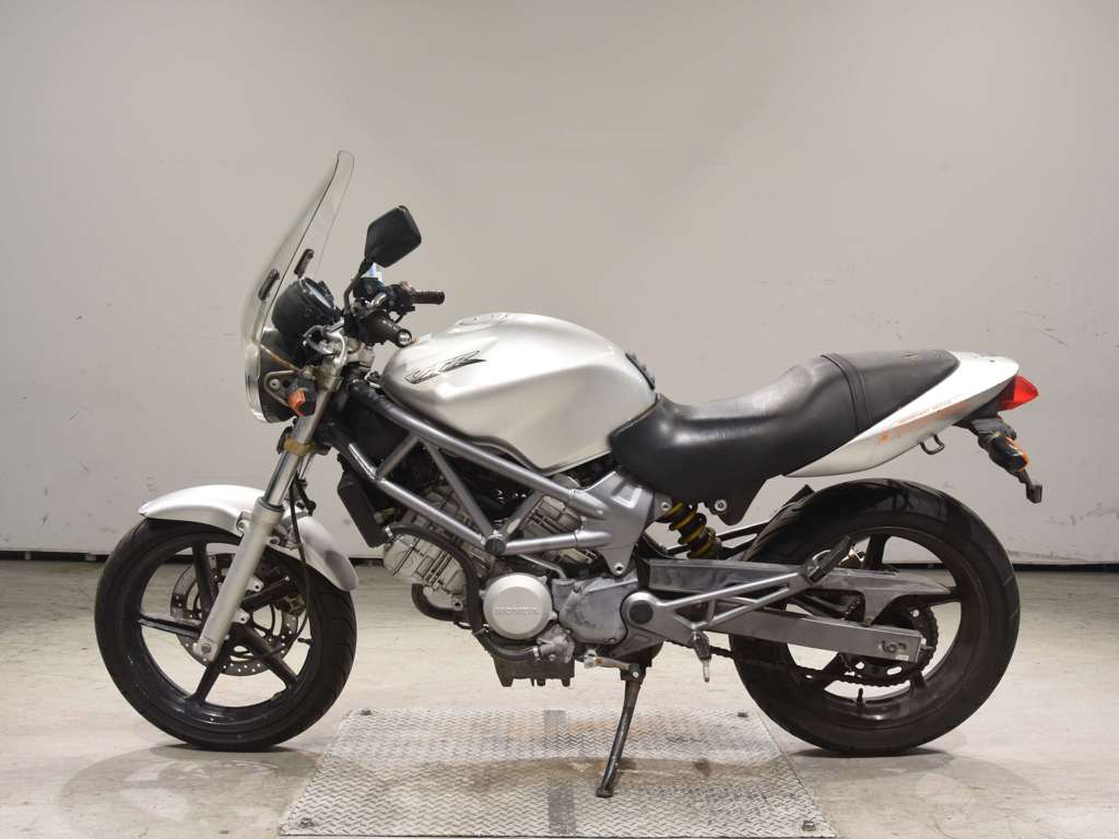 Фото Honda VTR 250 2000 с японского аукциона
