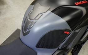 DUCATI STREETFIGHTER V4 S 2023