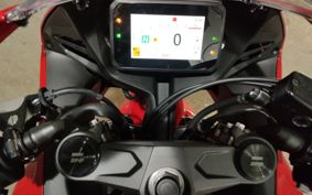 HONDA CBR650R E-Clutch 2025 RH17