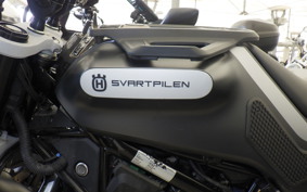 HUSQVARNA SVARTPILEN 250 2010