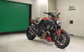 DUCATI DIAVEL 2015