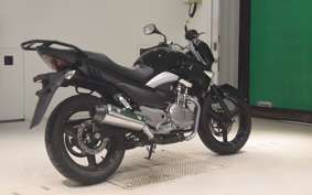 SUZUKI GSR250