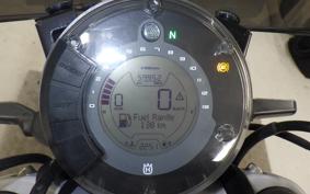 HUSQVARNA SVARTPILEN 250