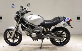 HONDA VTR 250 2025 MC33