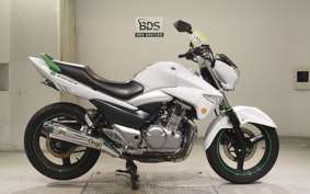 SUZUKI GSR250