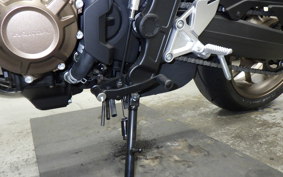 HONDA CB650R E-Clutch 2025