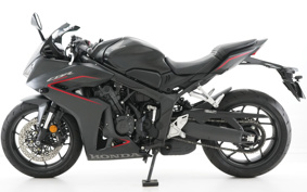 HONDA CBR650R E-Clutch 2025 RH17