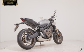 HONDA CB650R E-Clutch 2026 RH17