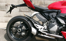 DUCATI  DUCATI  STREET  FIGHTER V2 2022 3F00