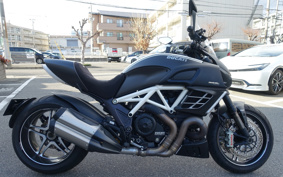 DUCATI DIAVEL AMG 2013
