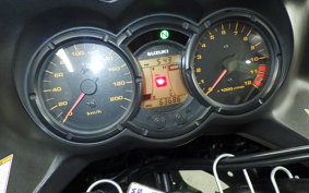 SUZUKI Vｽﾄﾛｰﾑ650 2013