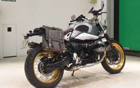 BMW R NINE T SCRAMBLER 2024