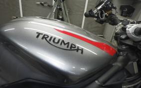 TRIUMPH STREET TRIPLE RS 2022