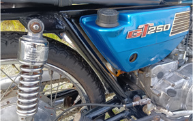 SUZUKI GT250 GT250B