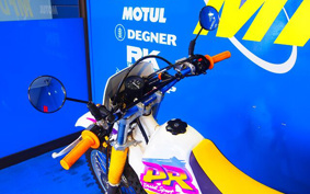 SUZUKI DR250 R SJ45A