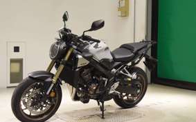 HONDA CB650R E-Clutch 2025 RH17