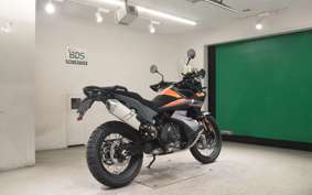 KTM 890 ADVENTURE	 2026
