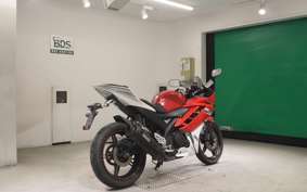 YAMAHA YZF-R15 2025