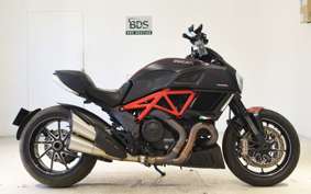 DUCATI DIAVEL 2015