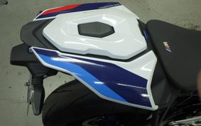 BMW M1000R 2023